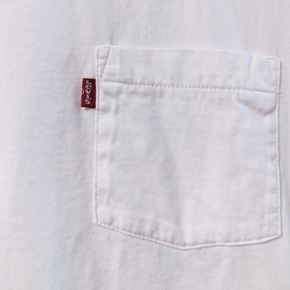 NWOT Levi's White Perfect Crew Tee - Picture 3 of 3
